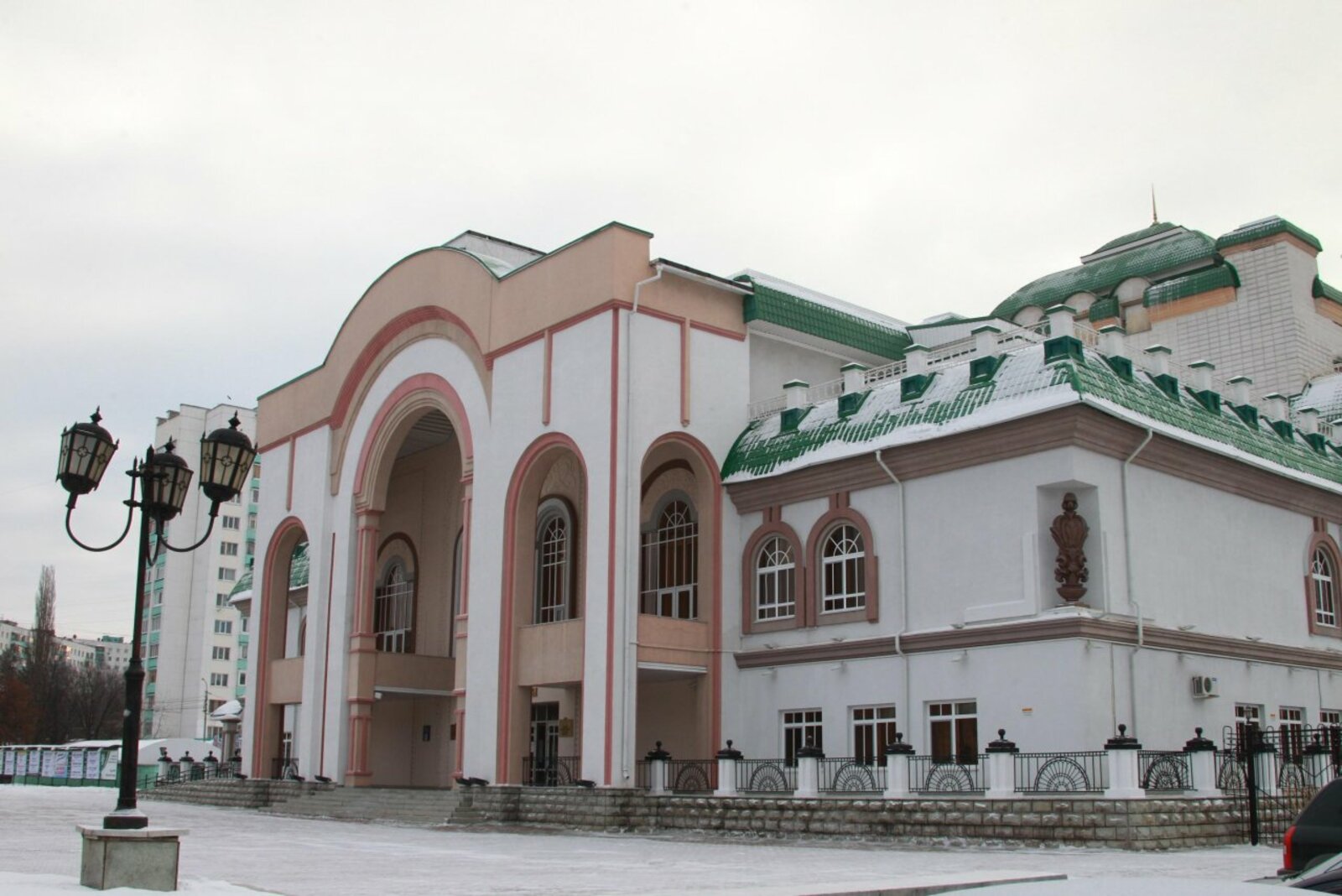 Олег Яровиков