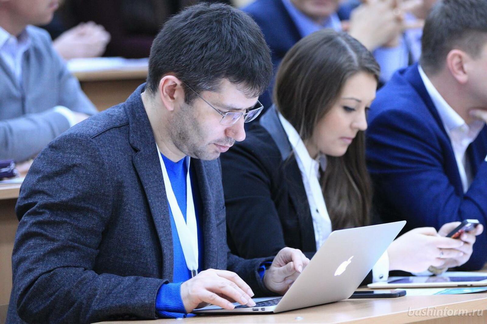 Олег Яровиков