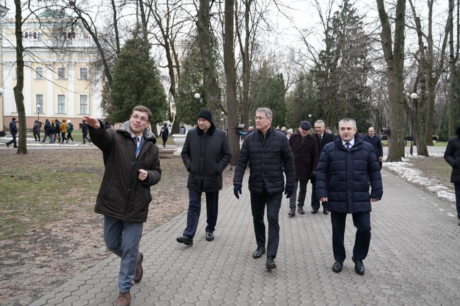 Радий Хабиров посетил Гомельский дворцово-парковый ансамбль