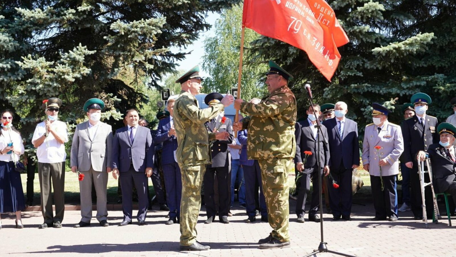 Олег Яровиков