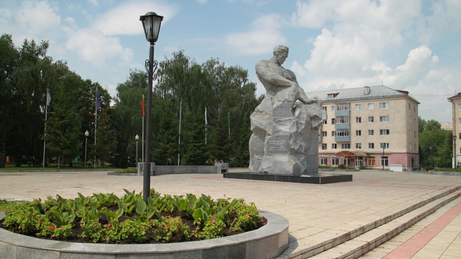 Олег Яровиков