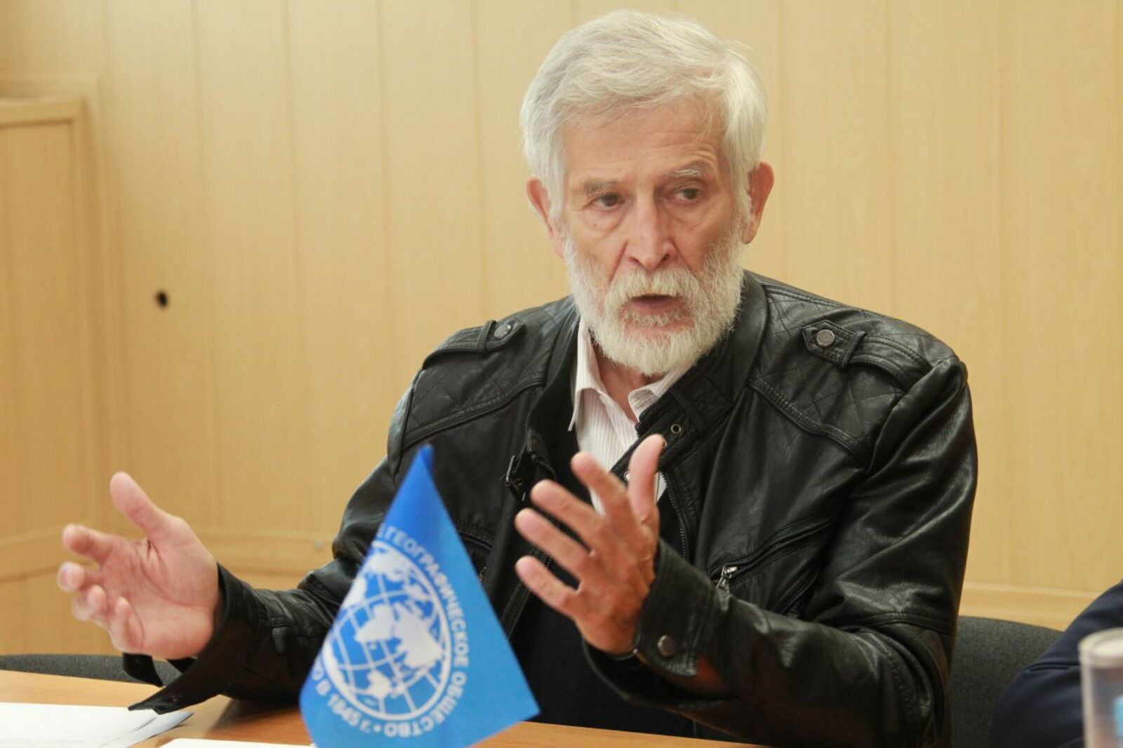 Олег Яровиков