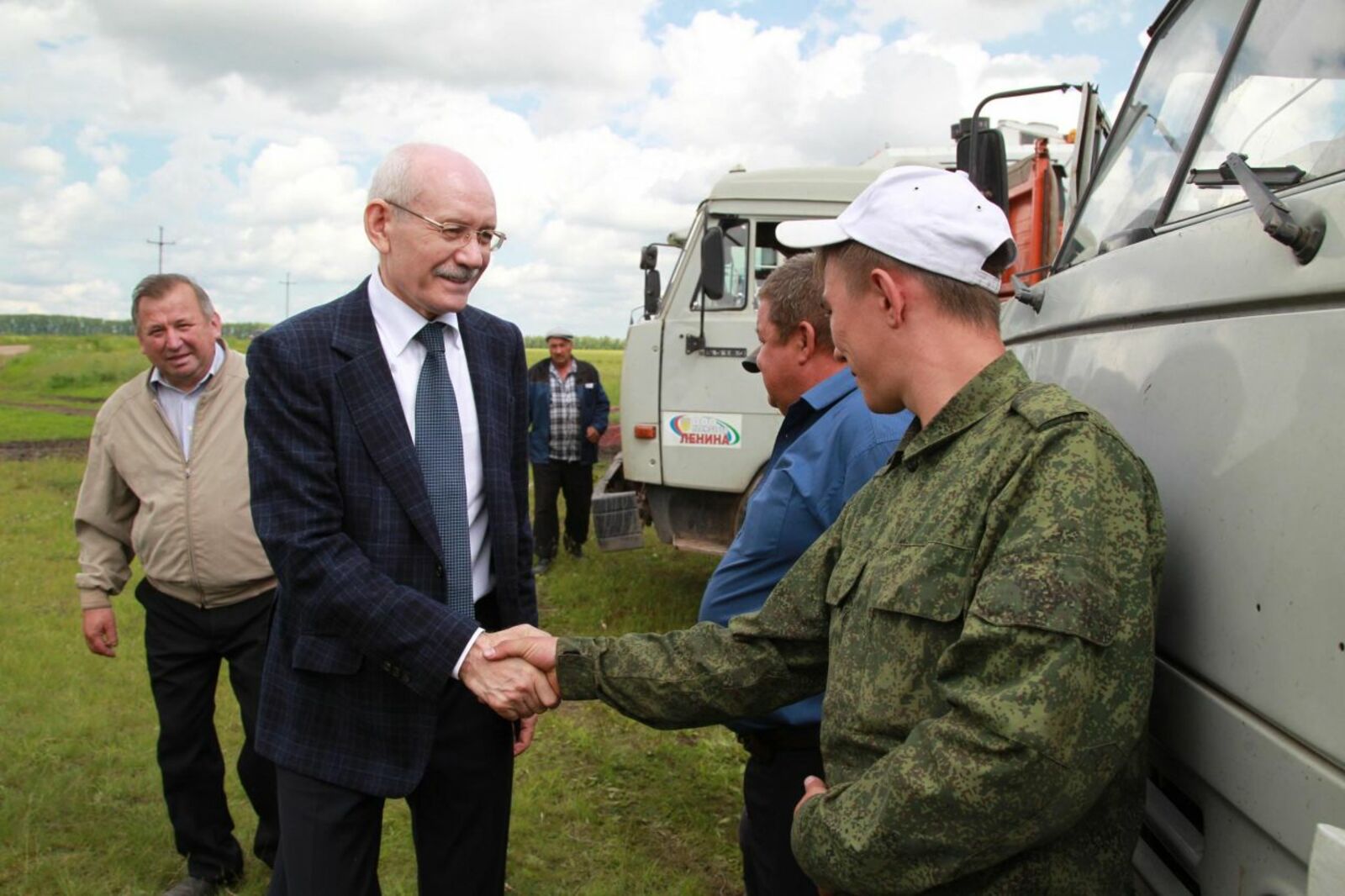 Олег Яровиков