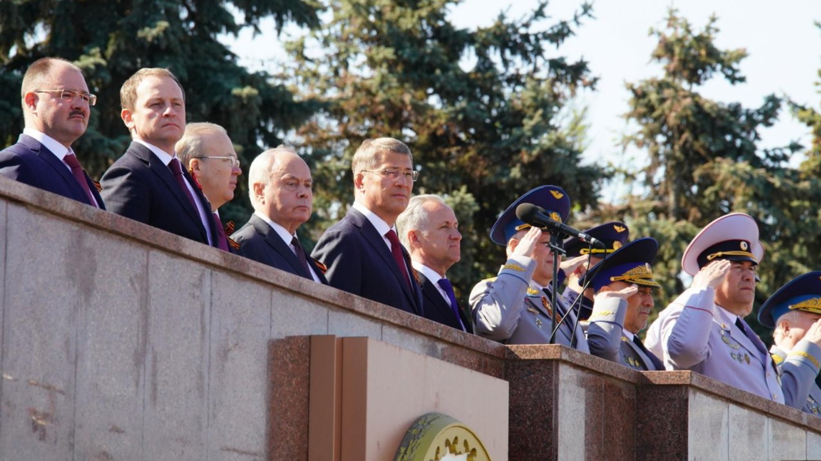 Олег Яровиков