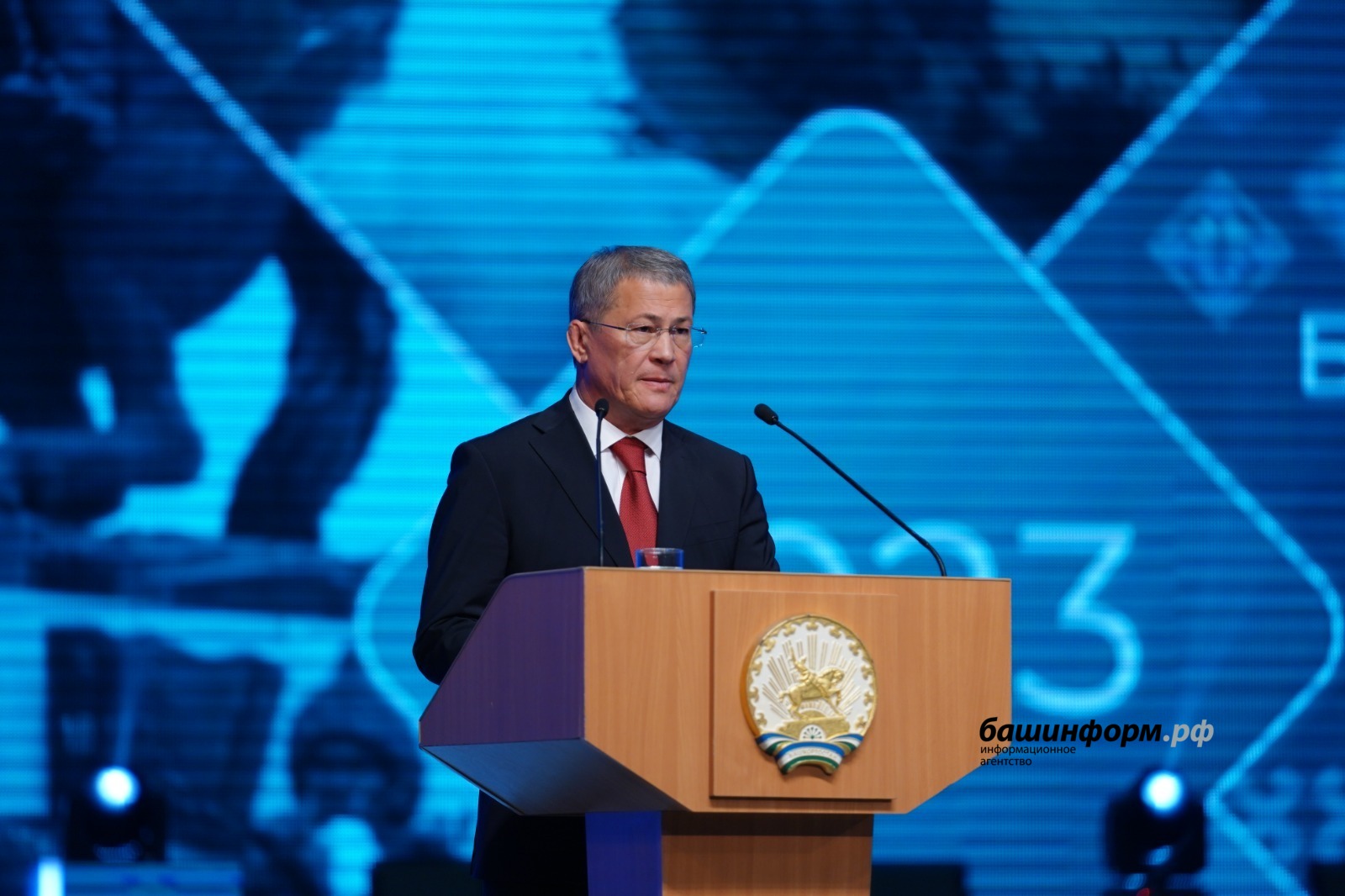 Олег Яровиков