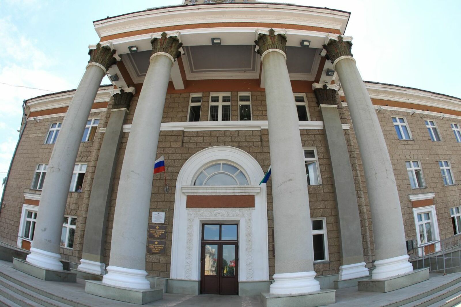 Олег Яровиков