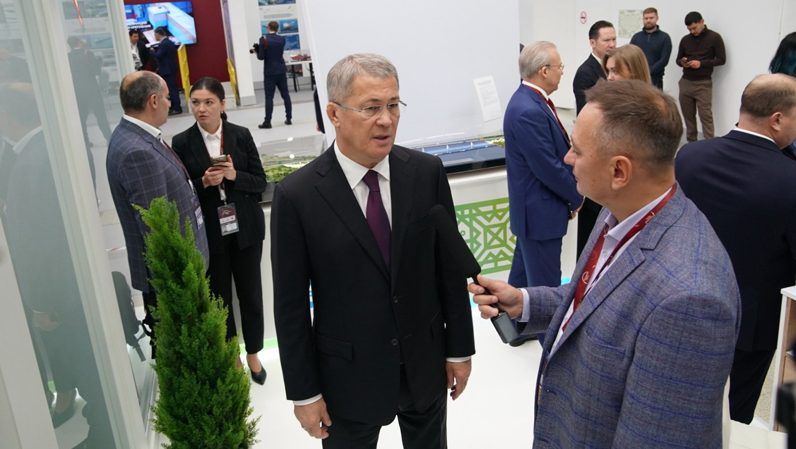 Олег Яровиков