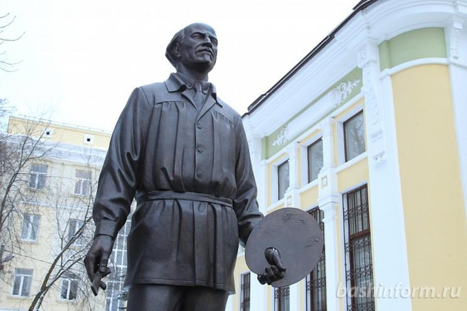 Олег Яровиков