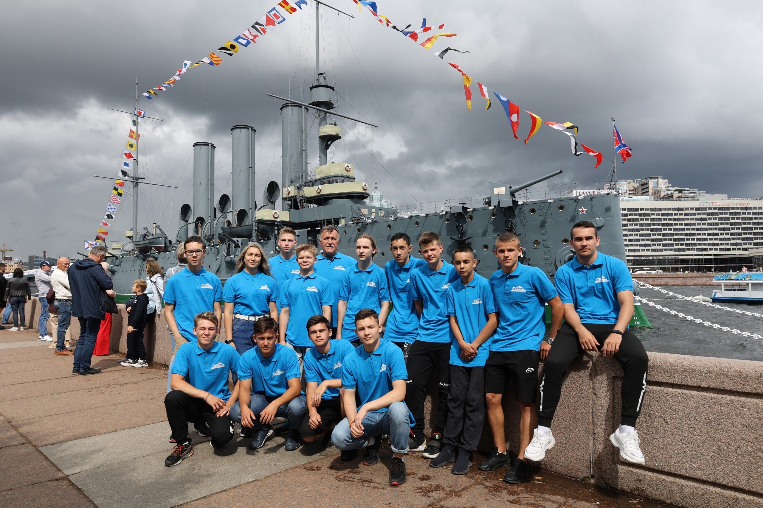 Воспитанники военно-патриотических клубов Башкирии приняли участие в Главном военно-морском параде в Санкт-Петербурге