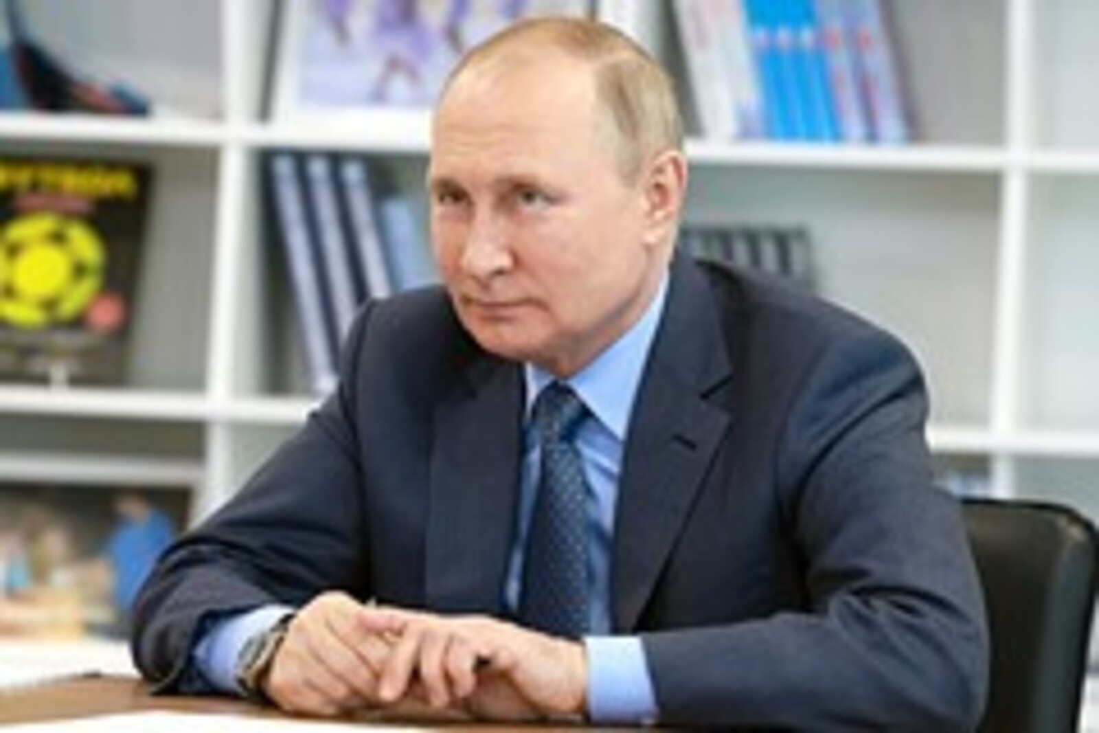 Путин выразил уверенность в успешном отстаивании суверенитета ЛНР