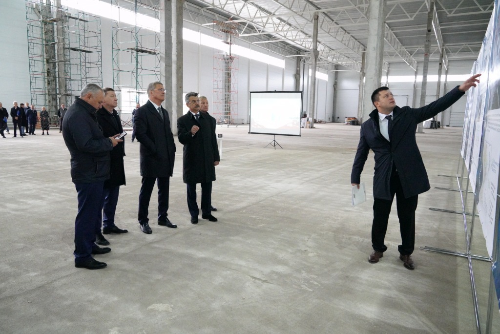 Радий Хабиров обсудил перспективы развития индустриального парка «ПромЦентр» в Уфе