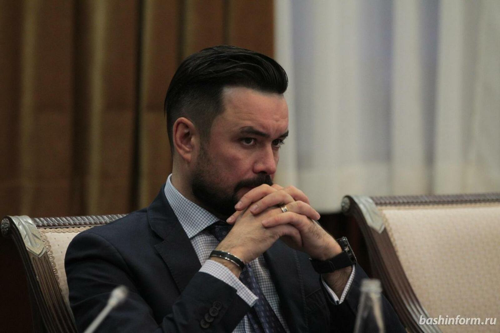 Олег Яровиков