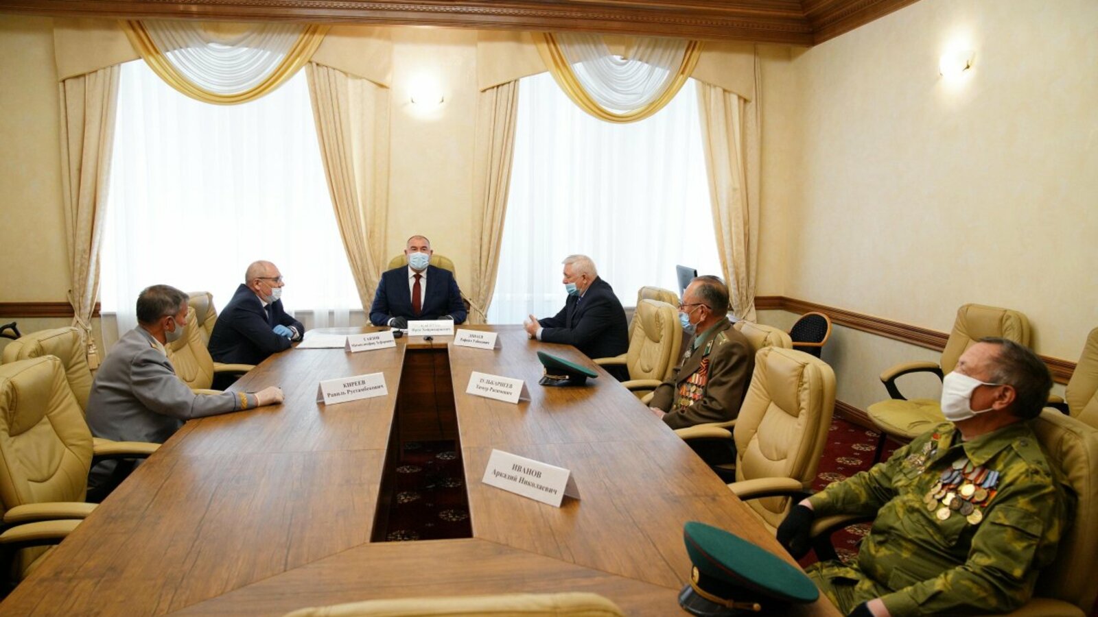 Олег Яровиков