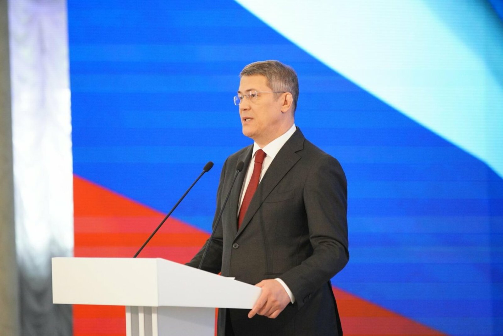 Олег Яровиков