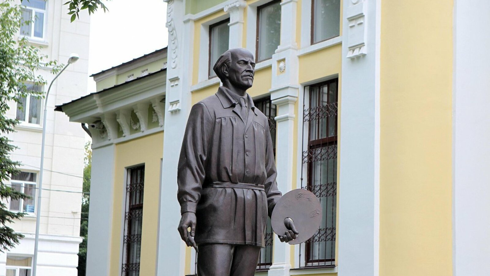 Олег Яровиков