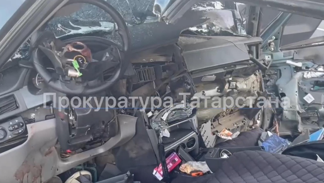 Машина из Чувашии попала в страшную аварию в соседнем регионе: двое погибших, трое пострадавших, в том числе ребенок