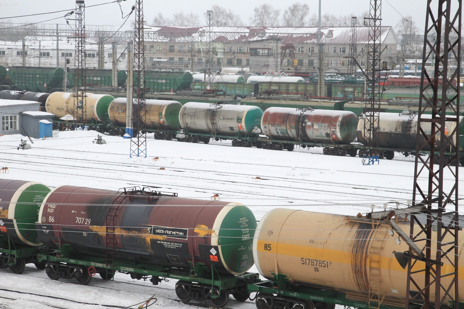 Олег Яровиков