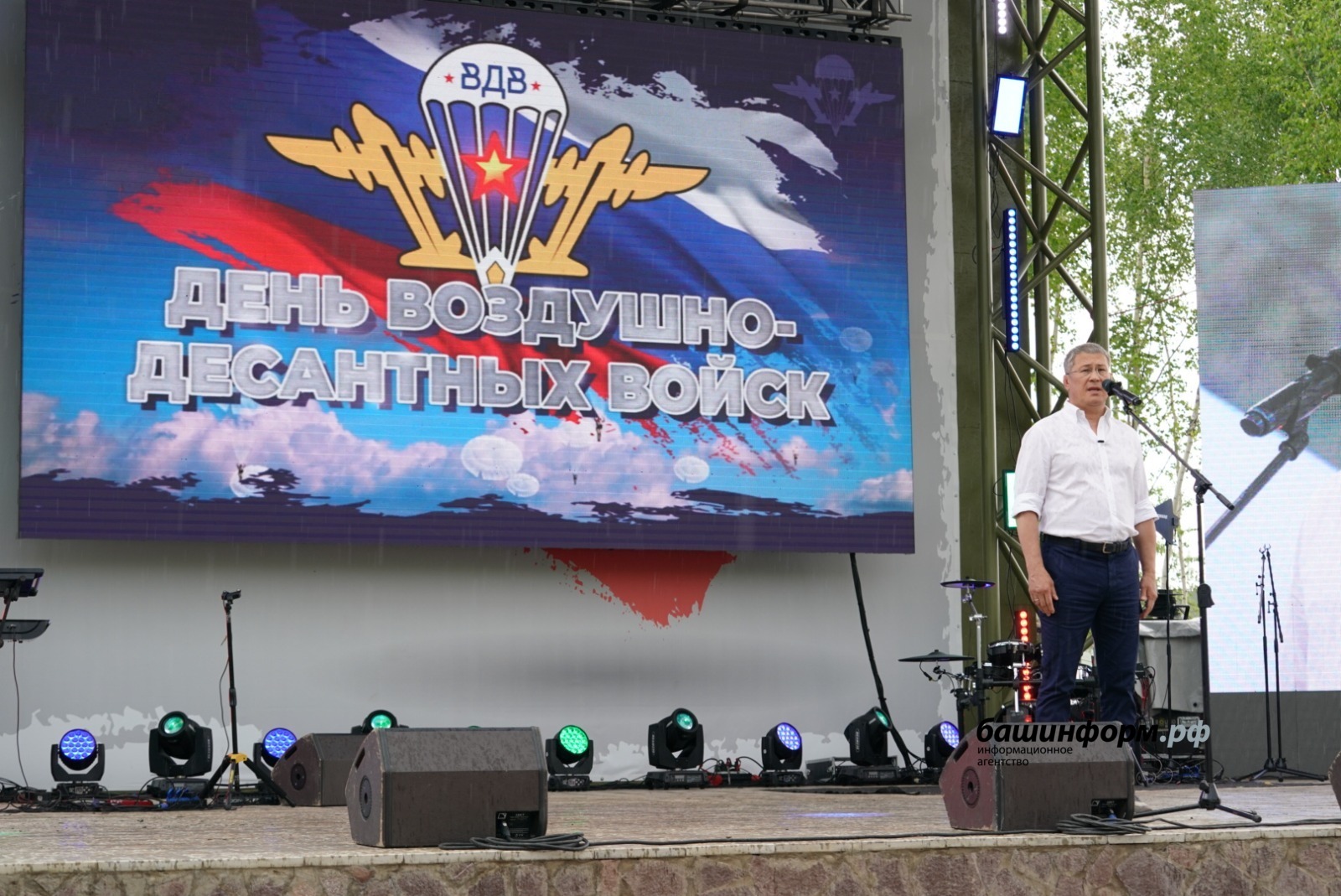 Олег Яровиков