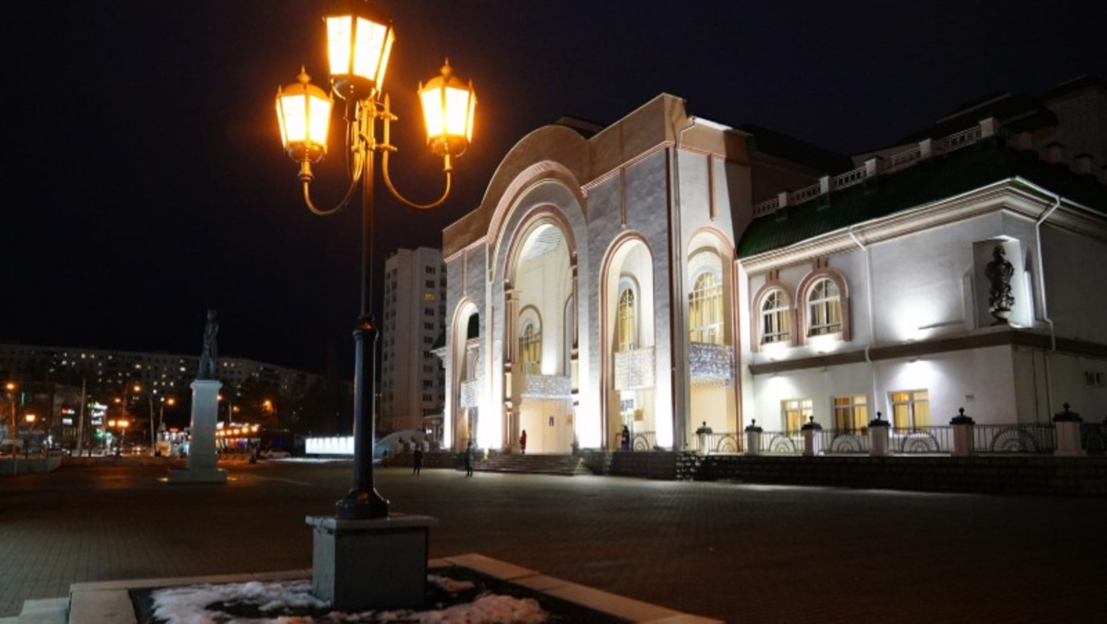 Олег Яровиков