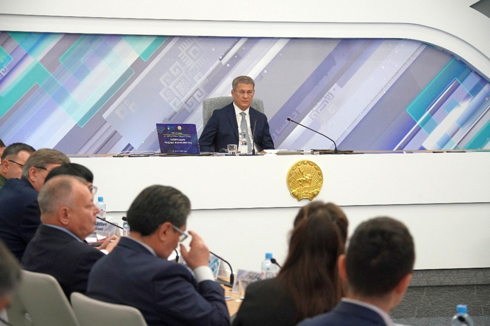 Олег Яровиков