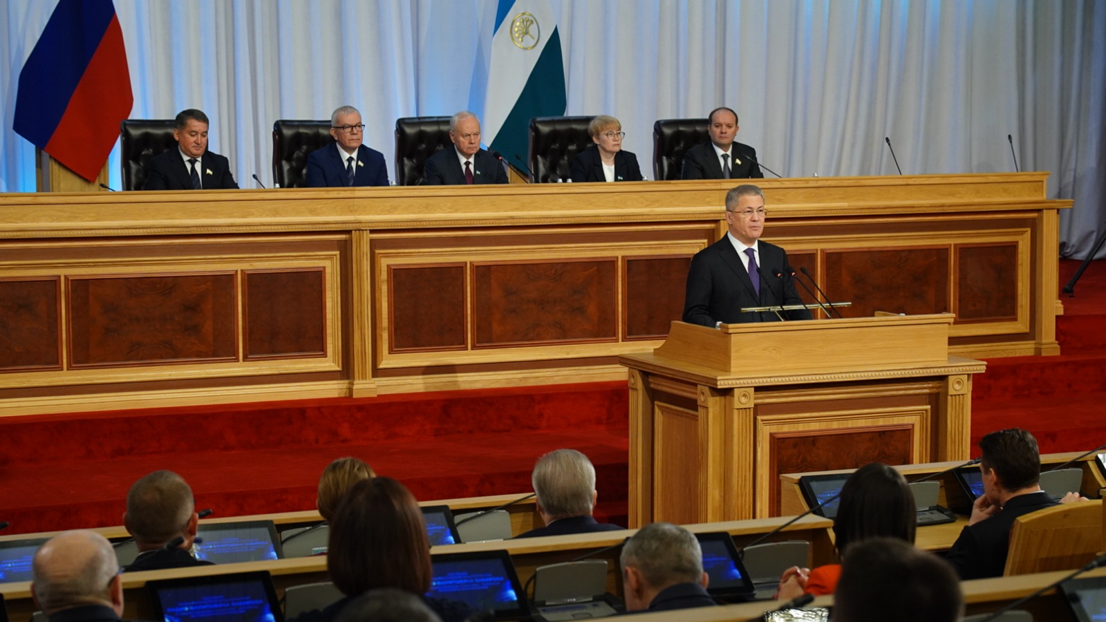 Олег Яровиков