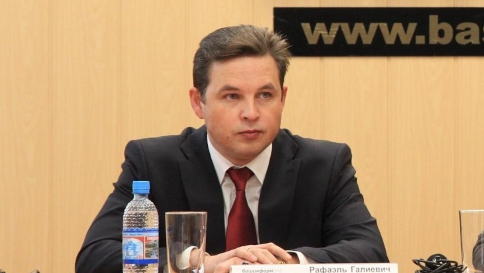 Олег Яровиков