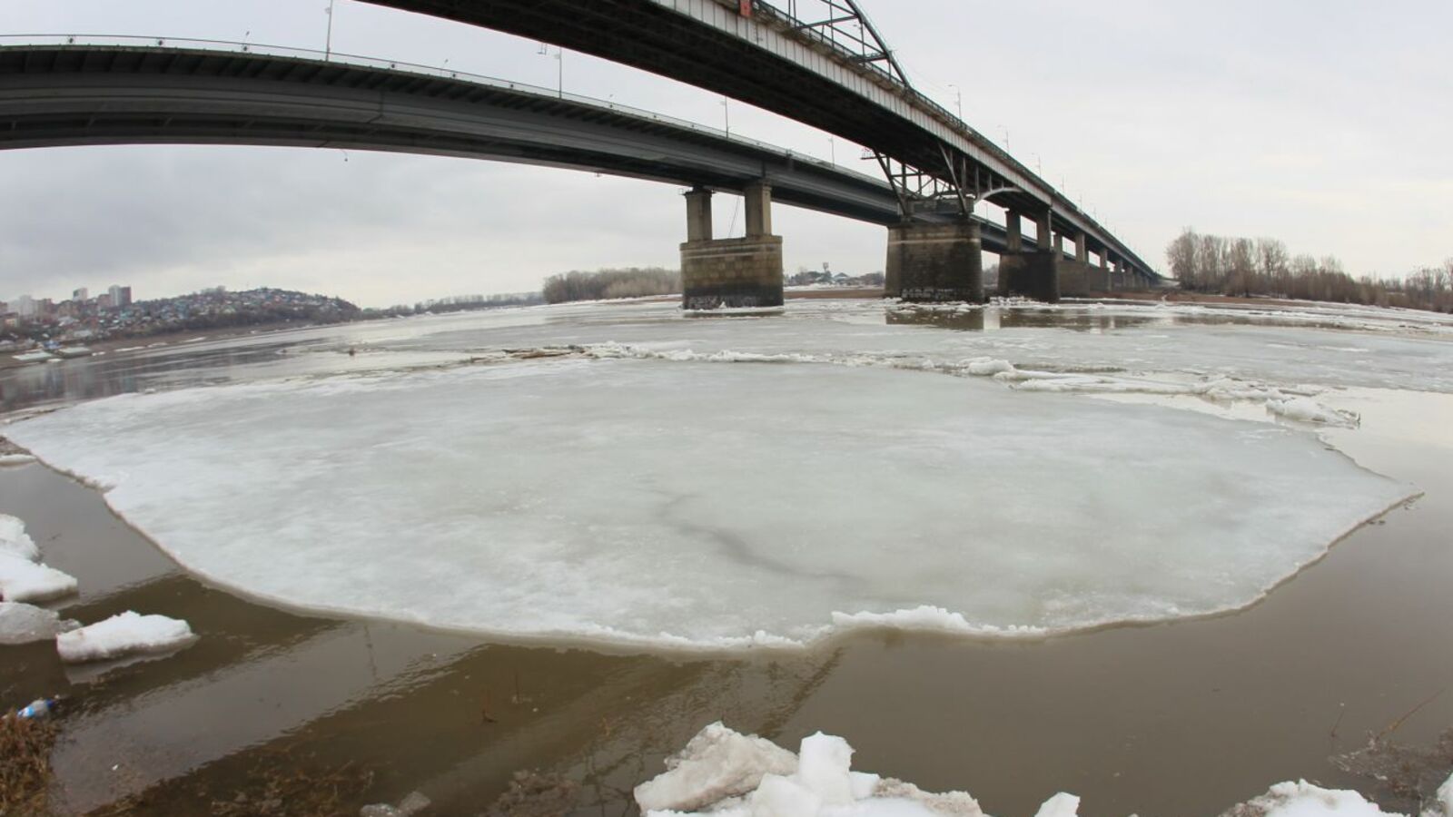 Олег Яровиков