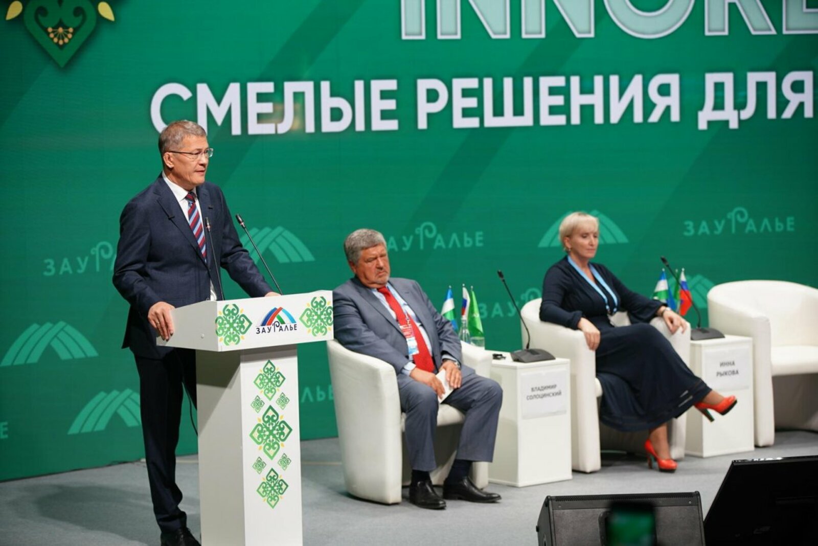 Олег Яровиков