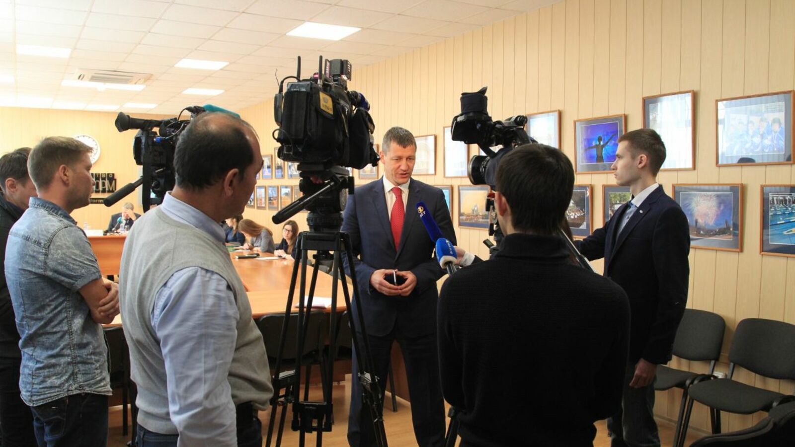 Олег Яровиков