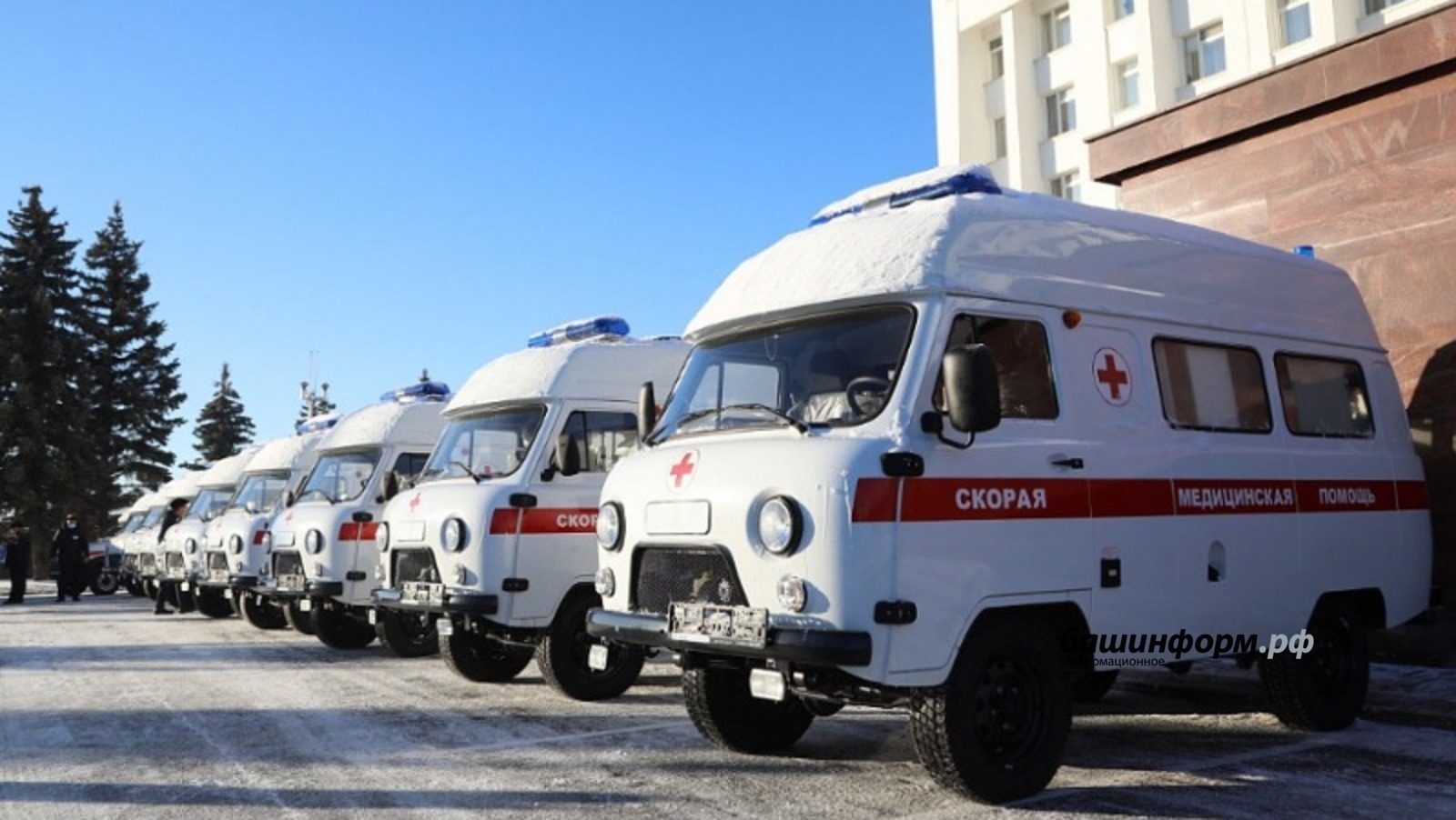 В новом году села Башкирии получат новые «скорые» и школьные автобусы