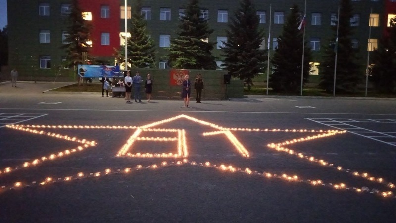 Курсанты центра «Авангард» зажгли свечи в годовщину начала Великой Отечественной войны