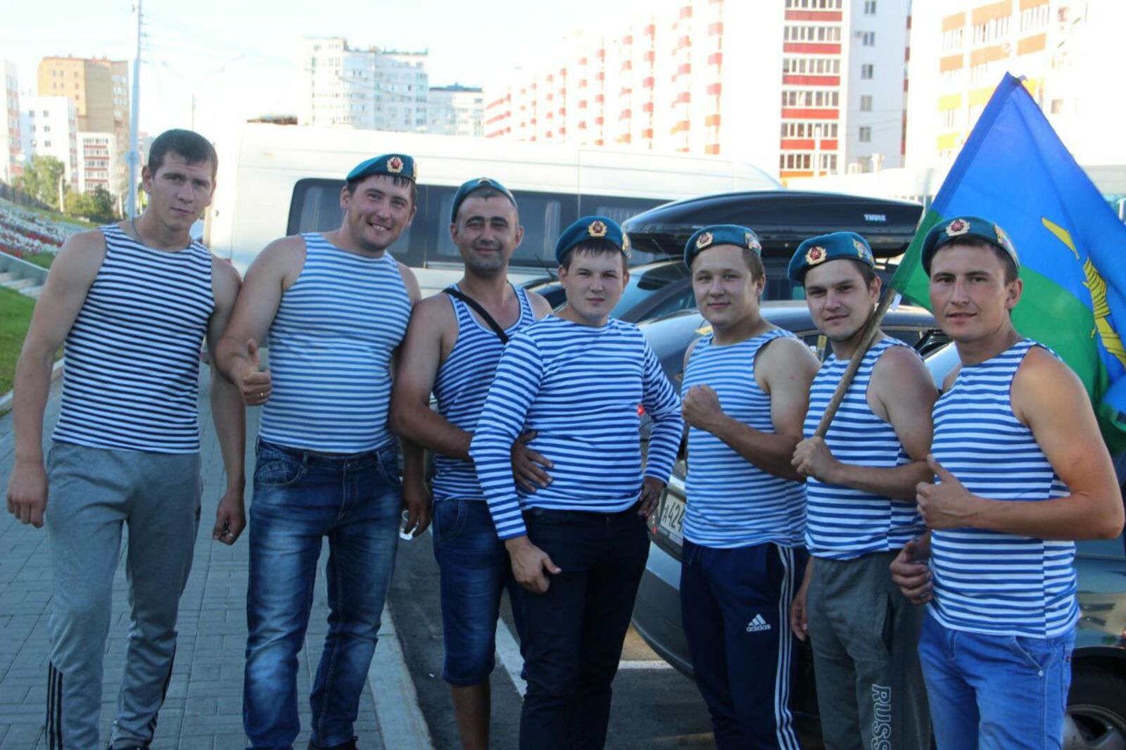 автор