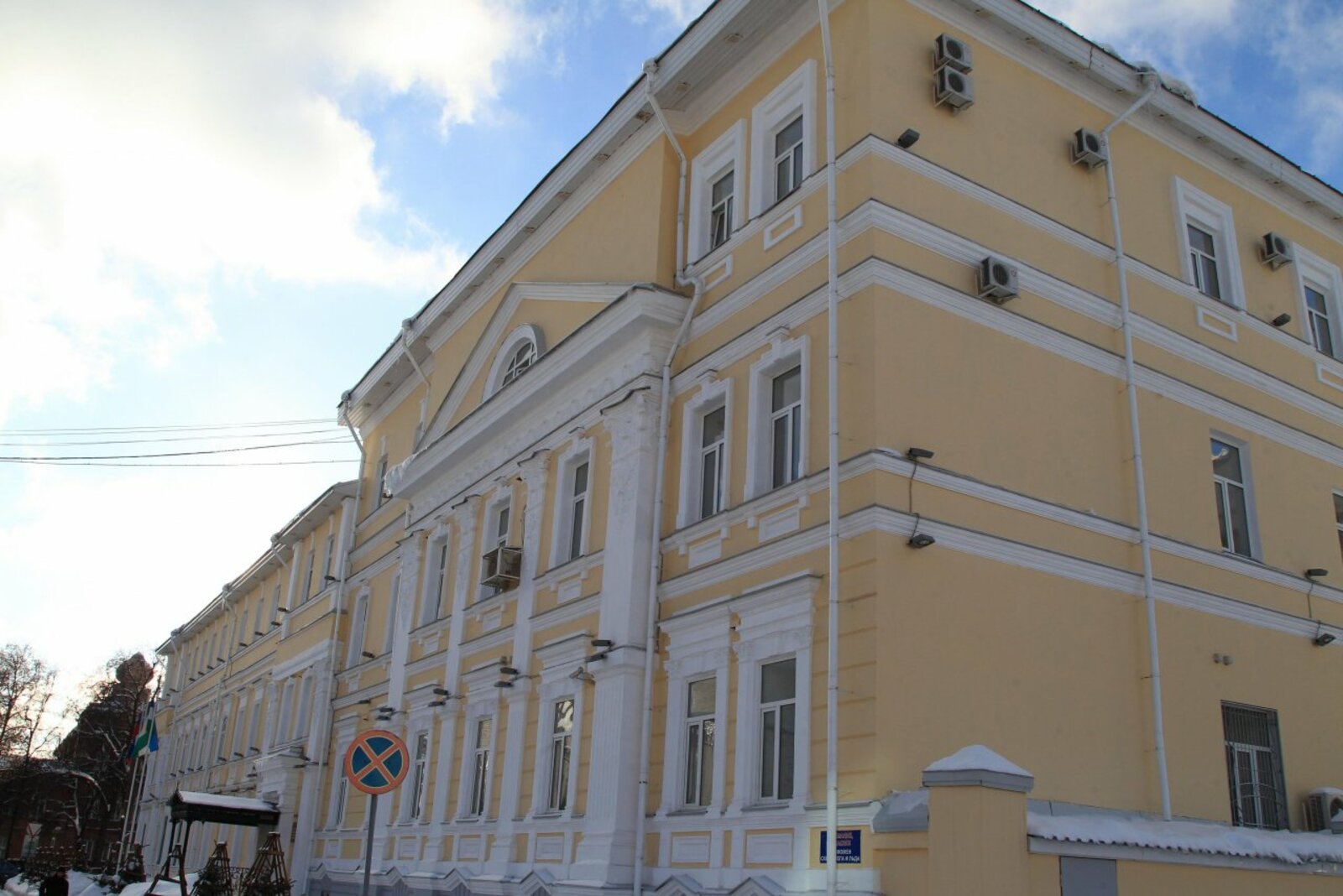 Олег Яровиков