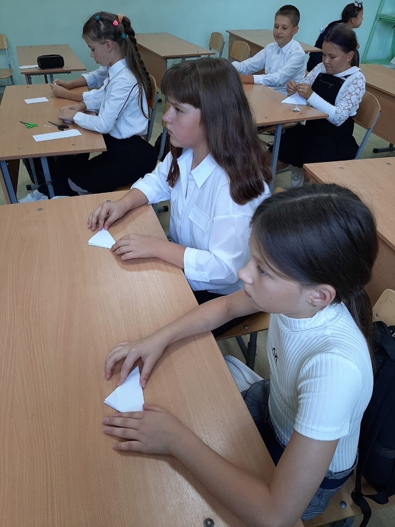 Учащиеся школ Ишимбайского района присоединились к Всероссийской акции "Голубь мира"