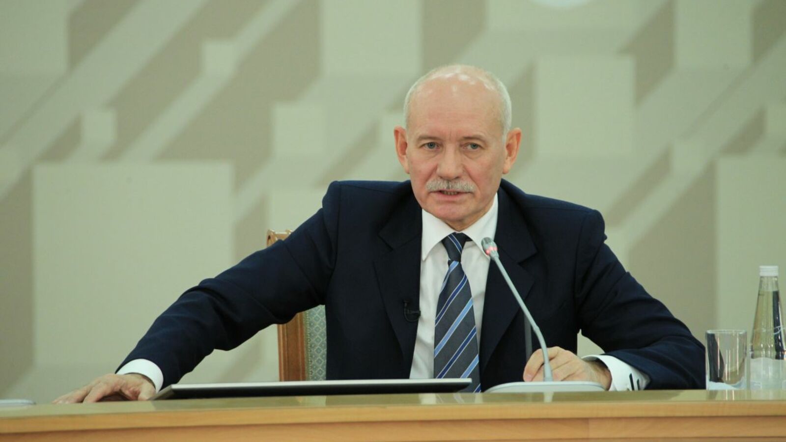 Олег Яровиков