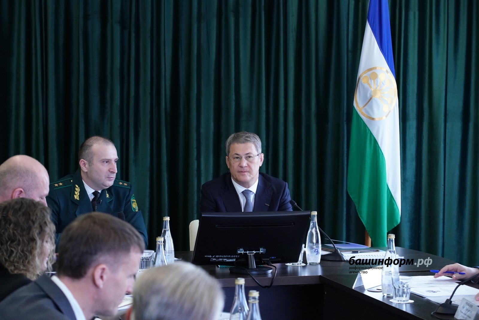 Олег Яровиков