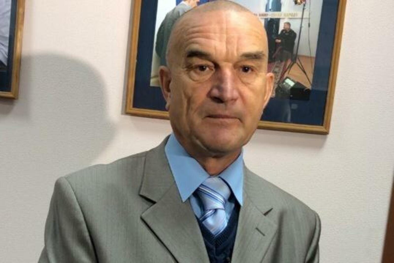 автор