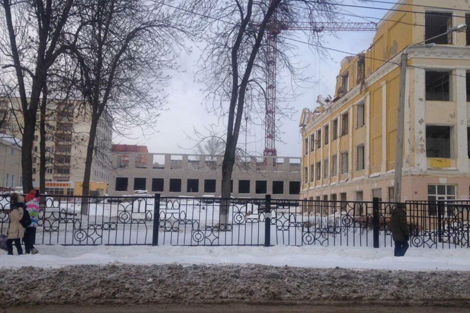 автор