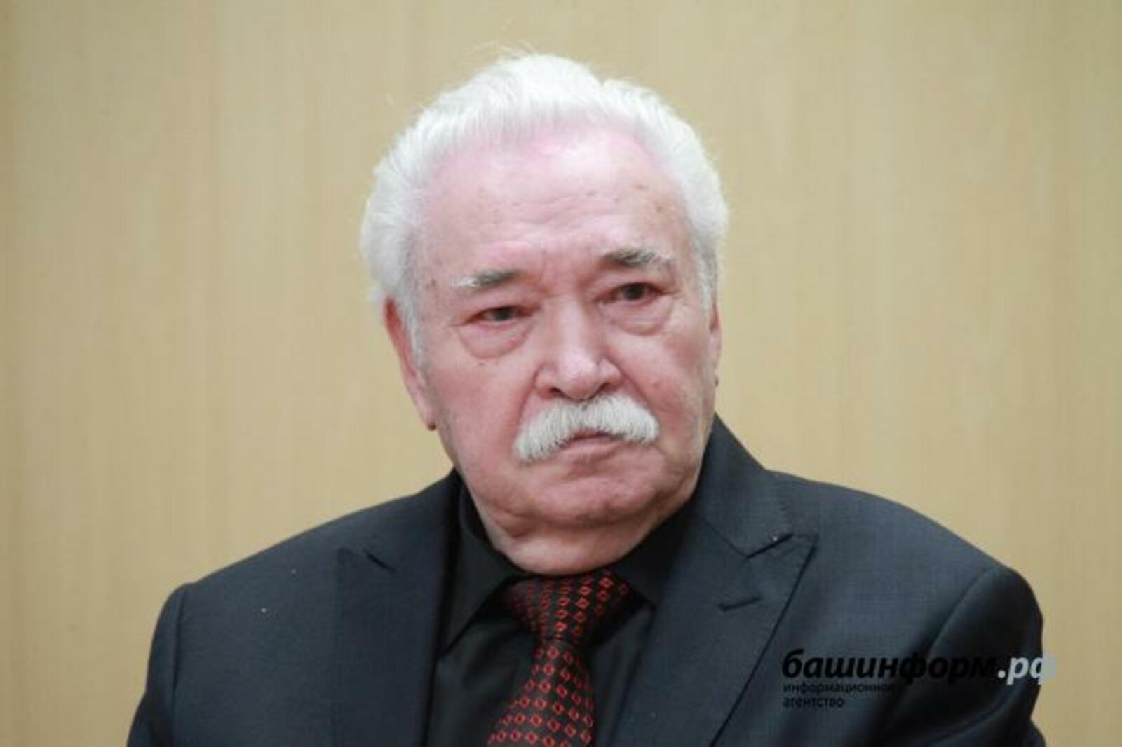 Олег Яровиков