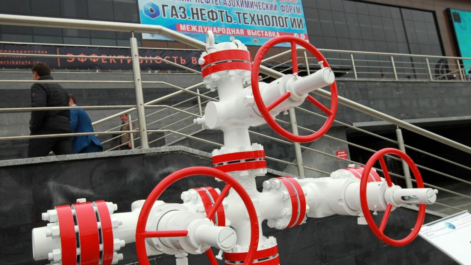 Олег Яровиков