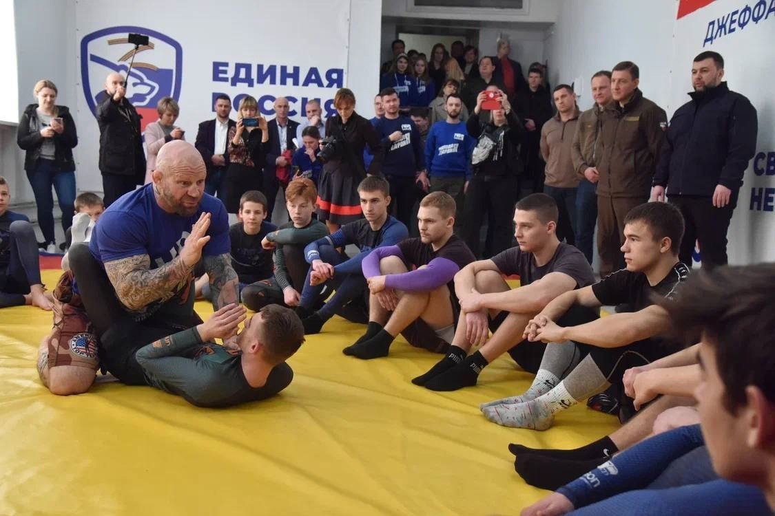 группа во ВКонтакте «Донецк ДНР новости Донбасс Россия Новороссия СВО»