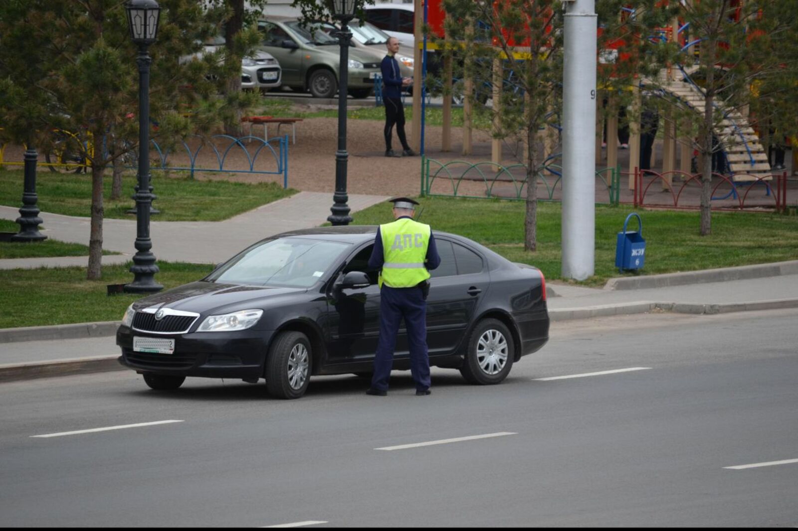 автор