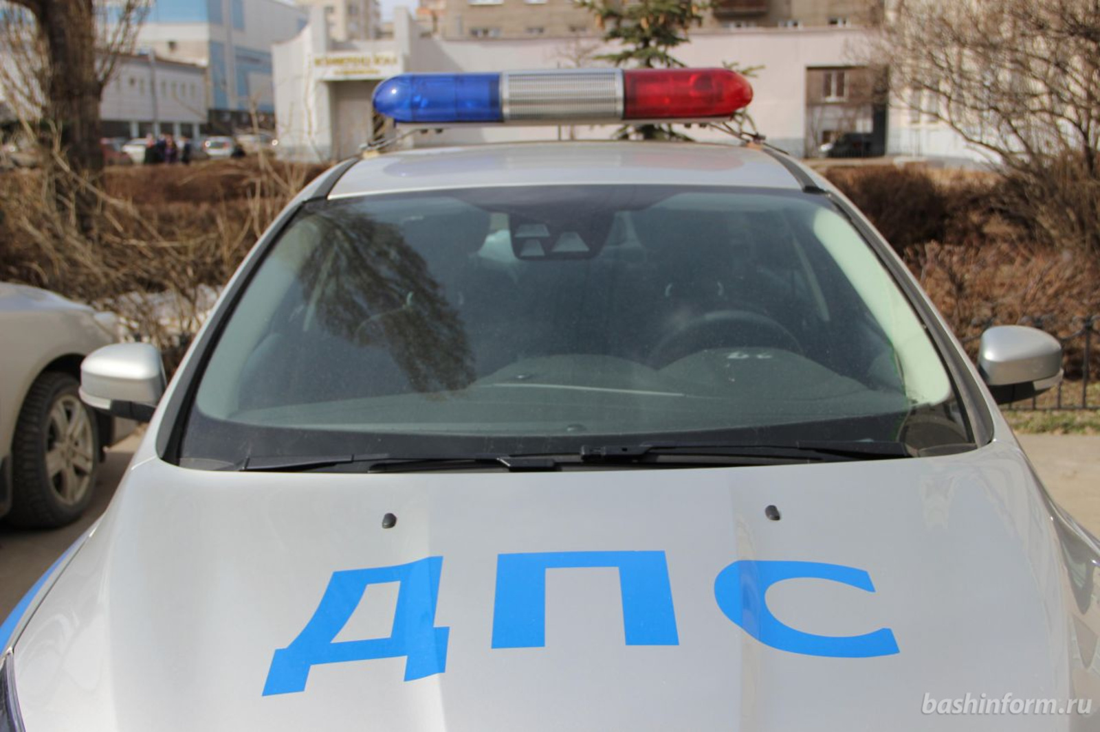 автор