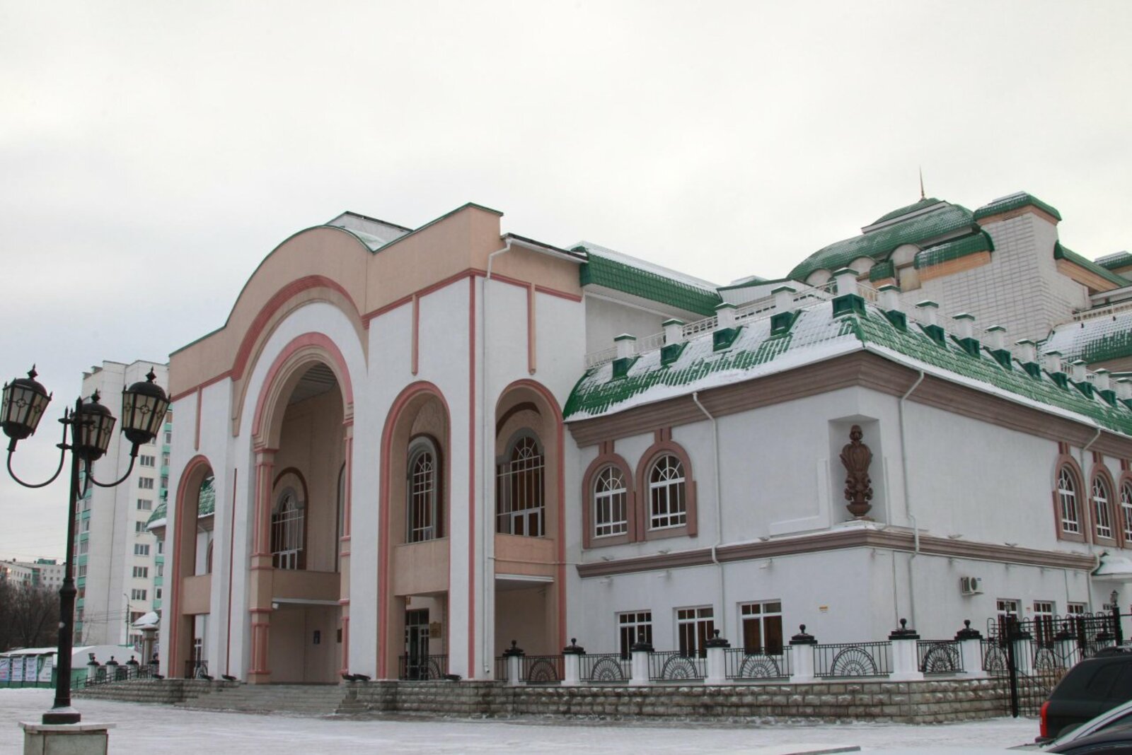 Олег Яровиков