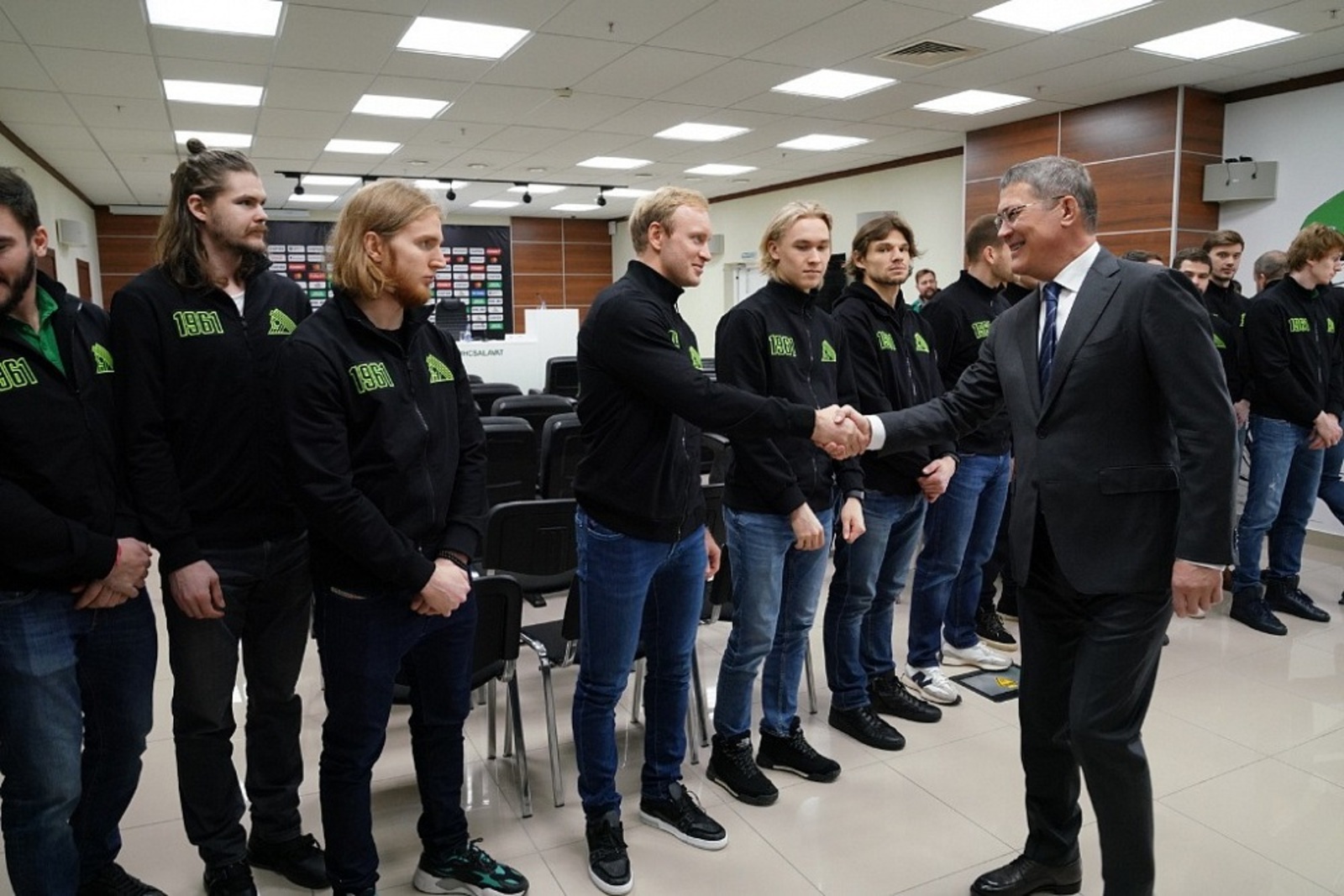 Радий Хабиров пожелал «Салавату Юлаеву» удачи в плей-офф Континентальной хоккейной лиги