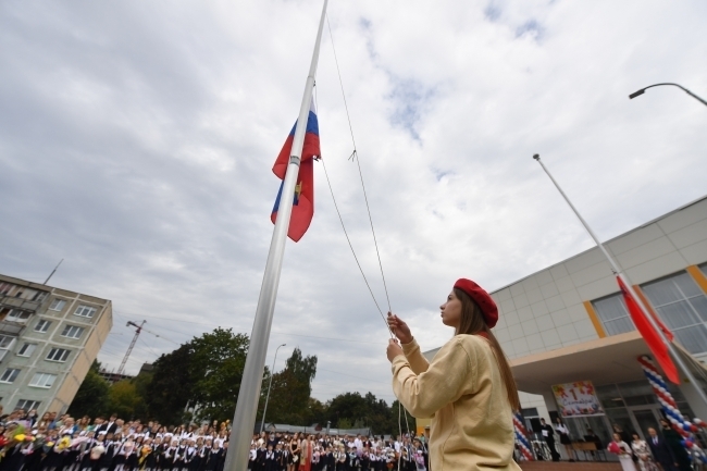 Башкирия приняла закон о подъеме государственных флагов в школах