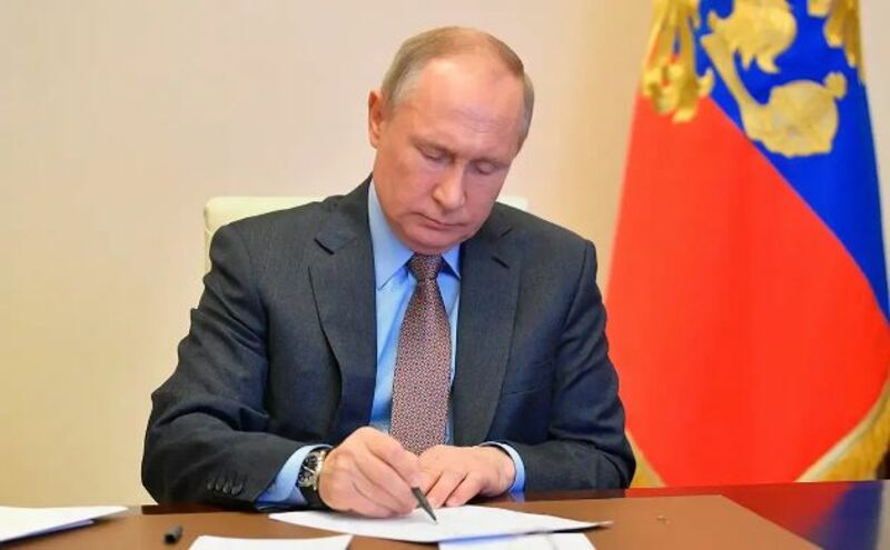 Путин подписал новый указ о повышении социальных пенсий