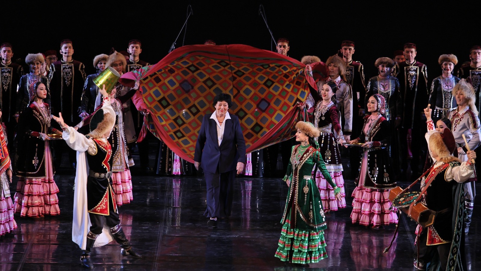 Уфимский ансамбль песни и танца «Мирас» пресс-служба