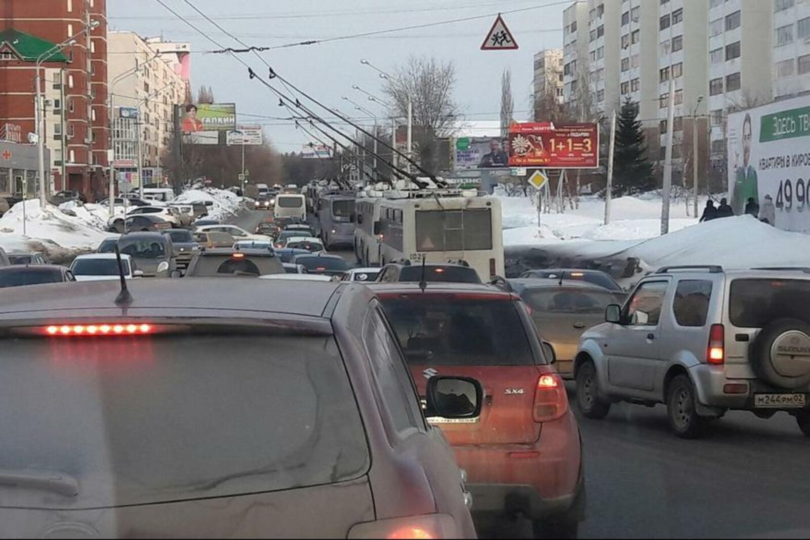 автор
