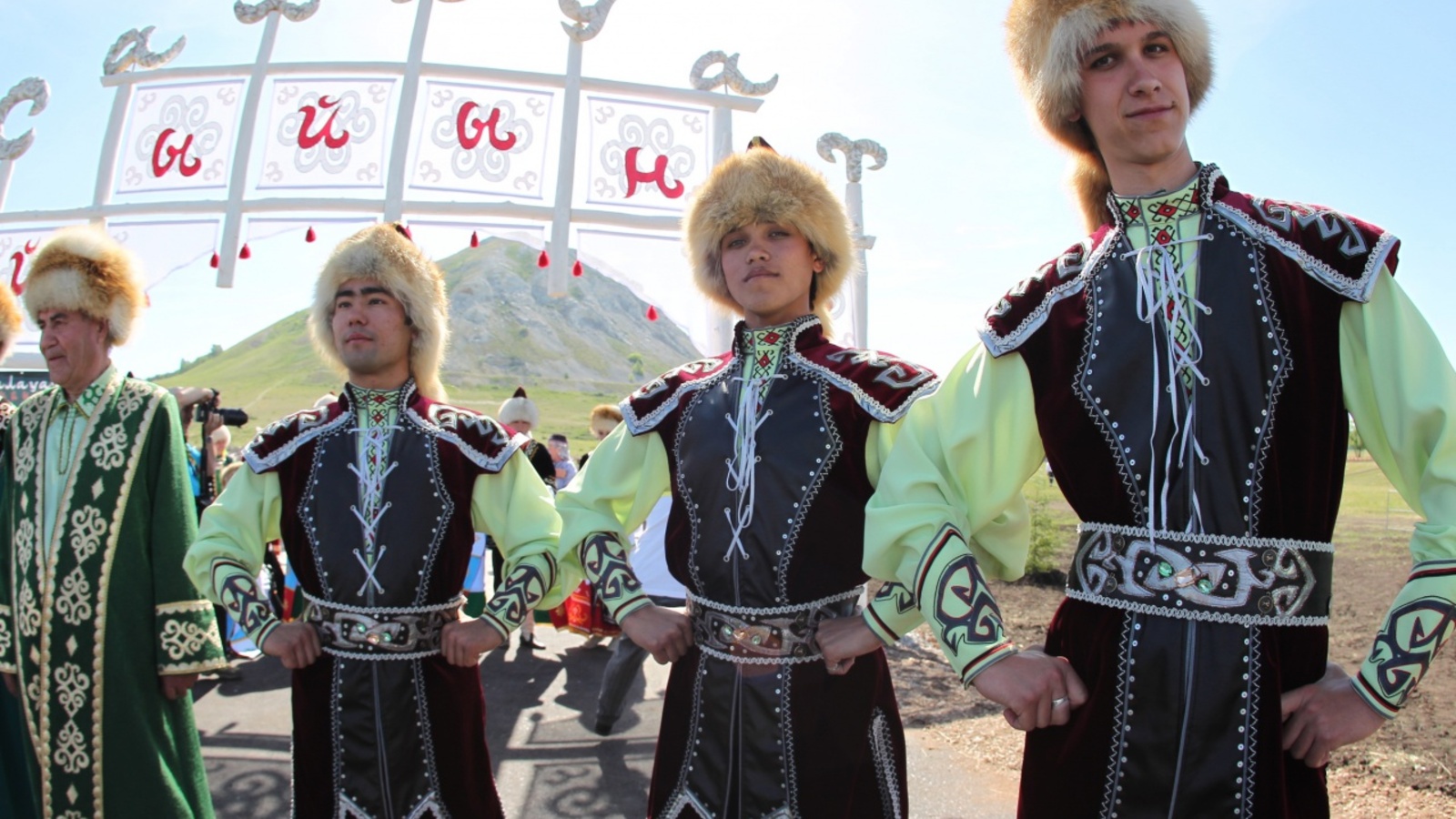 Олег Яровиков